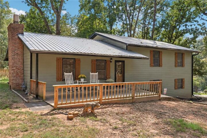 Property Photo: 5752 Oak Grove Drive GA 30102