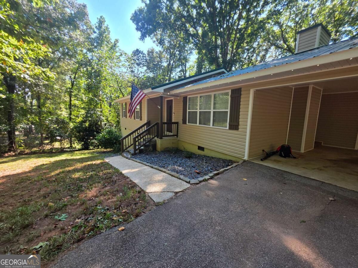 Property Photo: 105 Heatherbrook Drive GA 30240