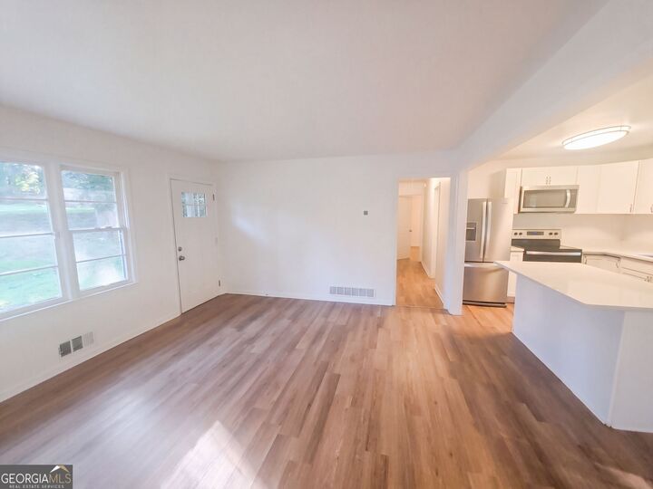 Property Photo: 6489 N Sweetwater Road GA 30122