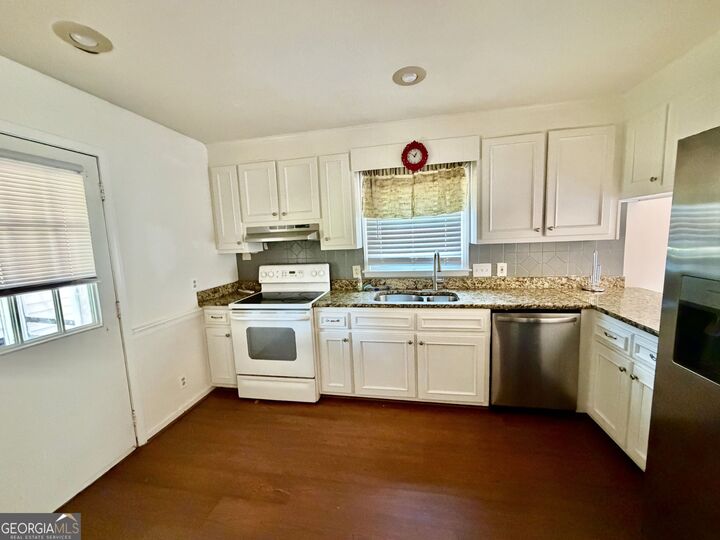 Property Photo:  3641 W Point Circle  GA 31052 