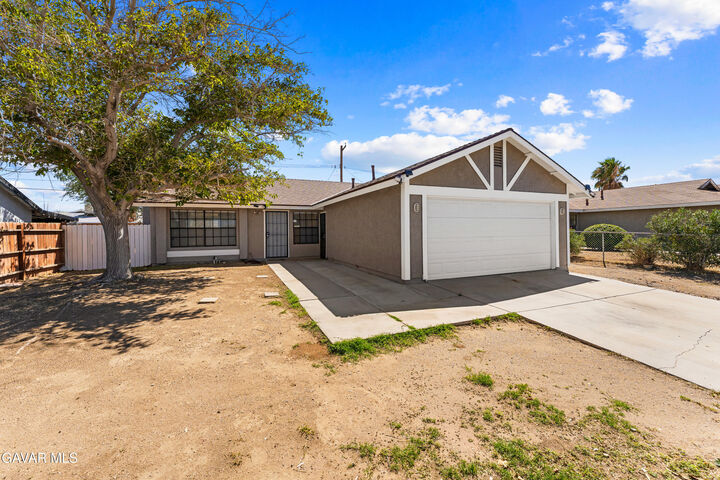 Property Photo: 38470 Division Street CA 93550