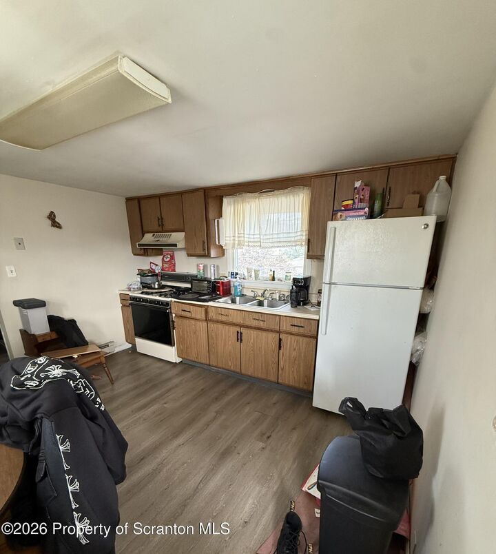 Property Photo:  934 Cottage Street  PA 18452 