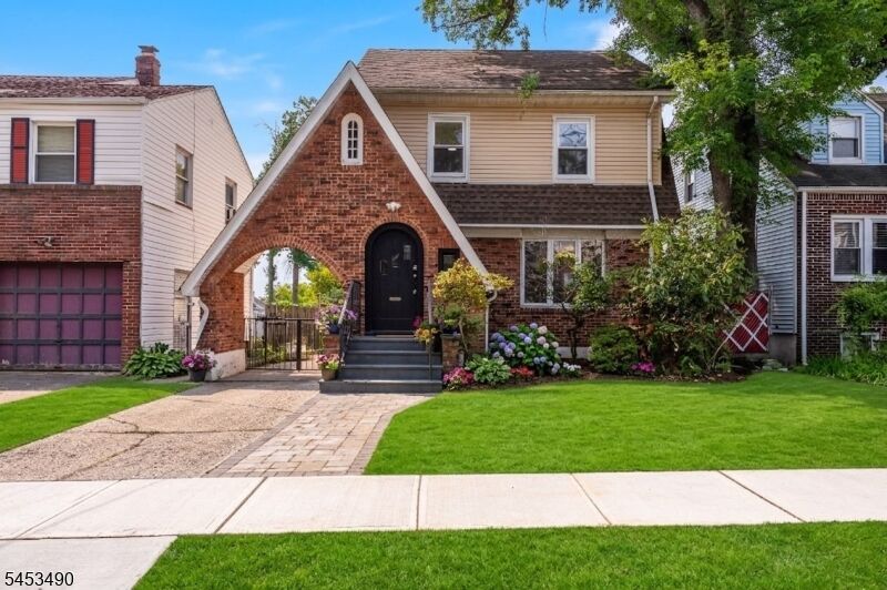 Property Photo:  246 Bellview Terr  NJ 07205 