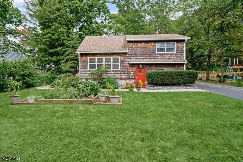 Property Photo:  9 Melrose Ave  NJ 07421 