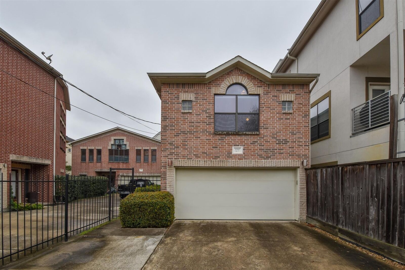 Property Photo: 5710 Cornish Street 1 TX 77007