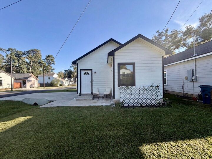 Property Photo:  16601 E Ivanhoe  TX 77316 