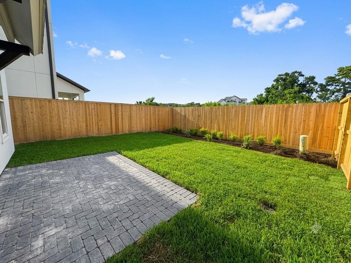 Property Photo: 5918 Cottage Grove Lake Street TX 77007