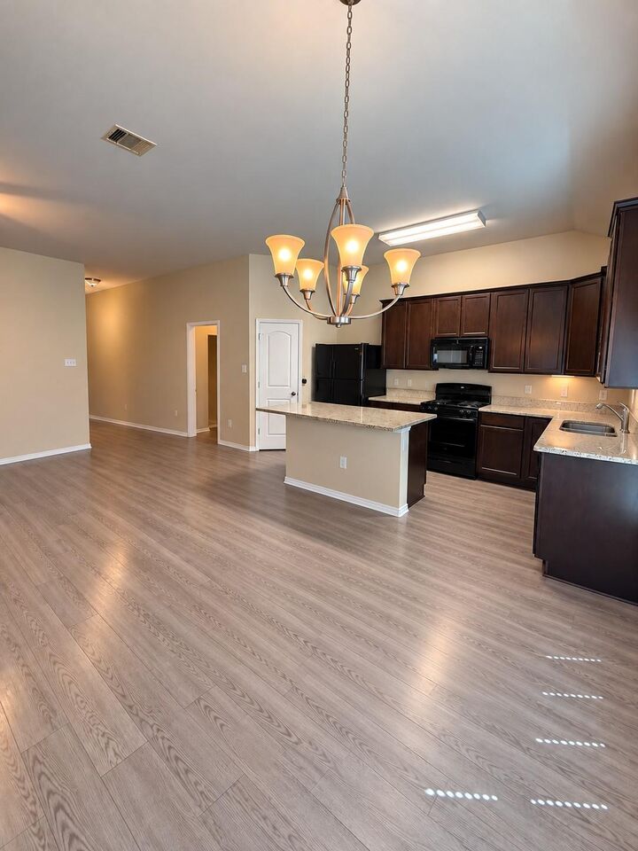 Property Photo:  1150 Shadow Glenn Drive  TX 77301 