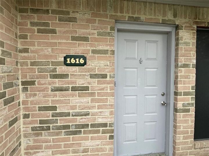 Property Photo: 1616 Good Day Drive TX 77459