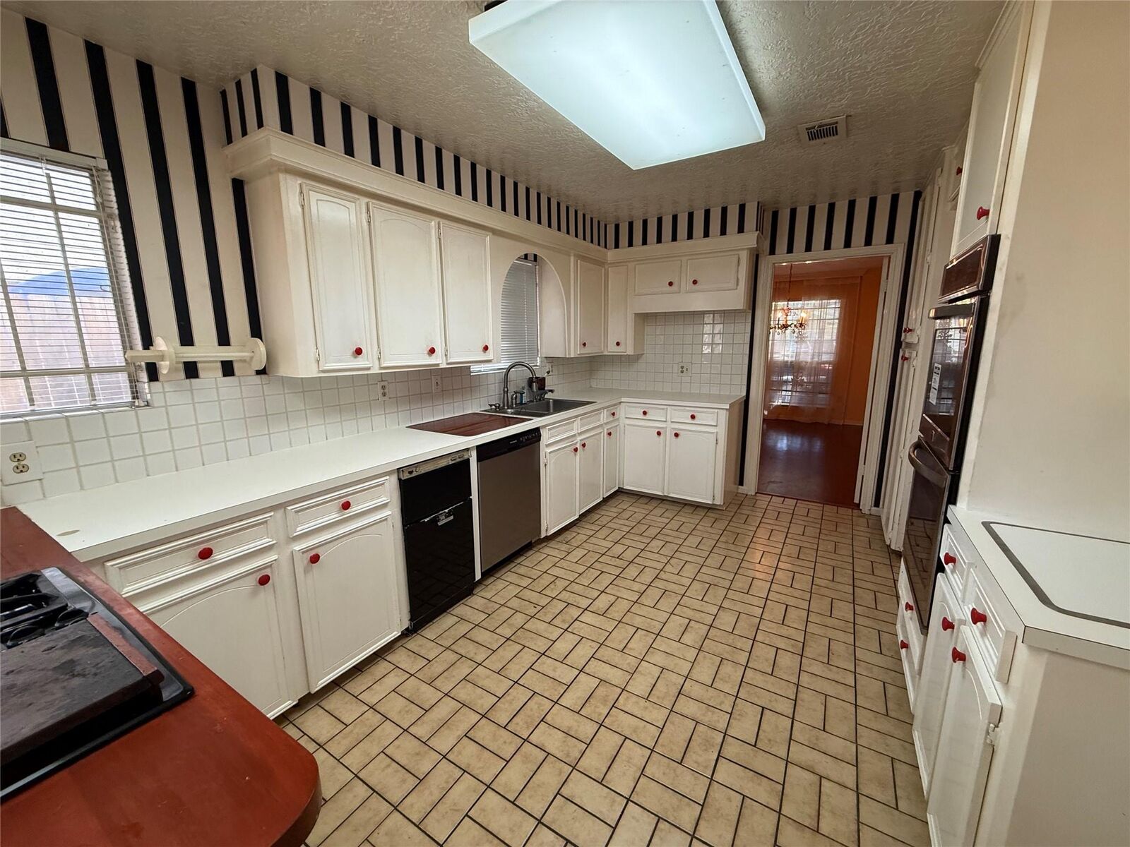 Property Photo: 4915 Apollo Street TX 77018