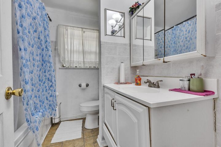 Property Photo:  6051 Willow Glen Drive  TX 77033 