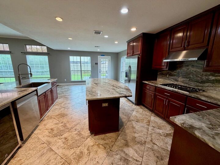 Property Photo: 2119 Meadows Boulevard TX 77573