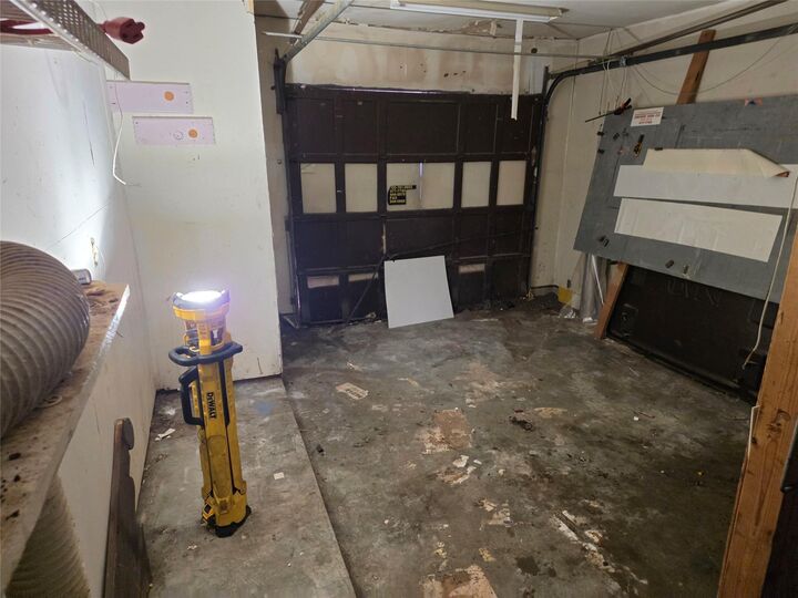 Property Photo:  907 Avenue M  TX 77587 
