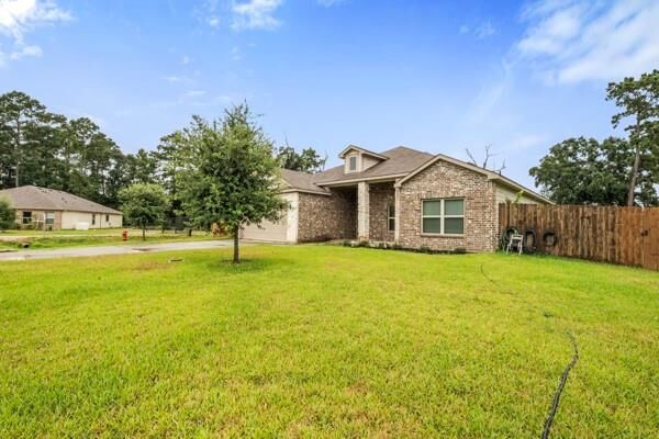 Property Photo: 9850 Hunter Springs TX 77306