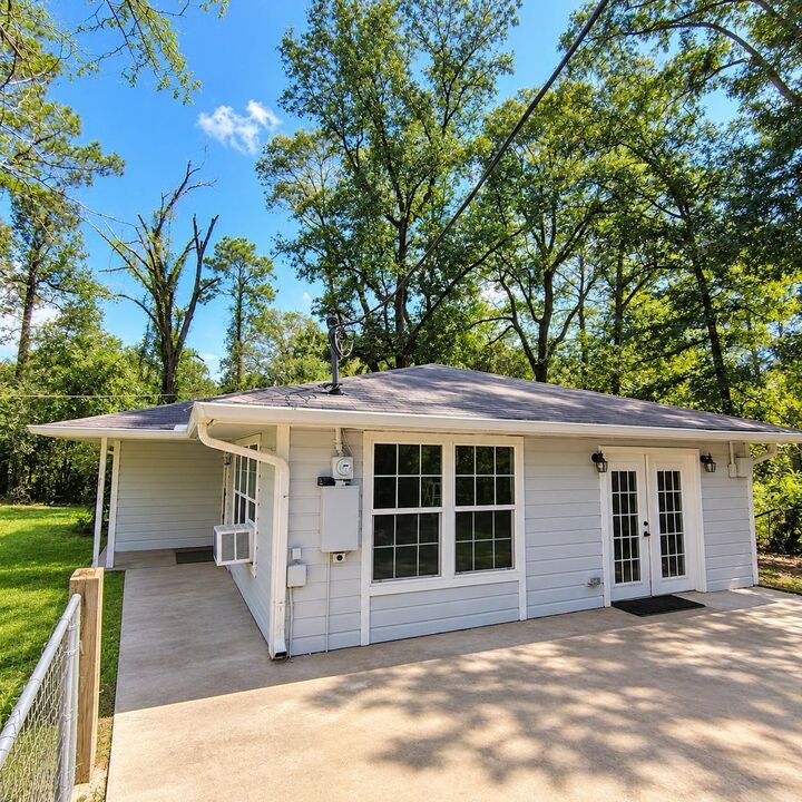 Property Photo:  218 Bonnie Blue Lane  TX 77351 