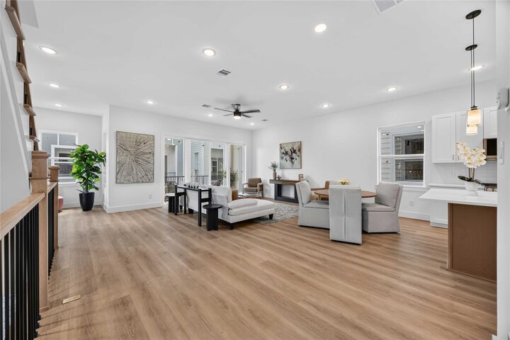 Property Photo: 318 Walthall D TX 77022