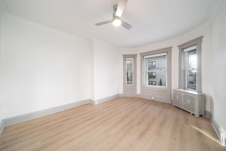 Property Photo:  22 Webster Ave 1  NJ 07307 