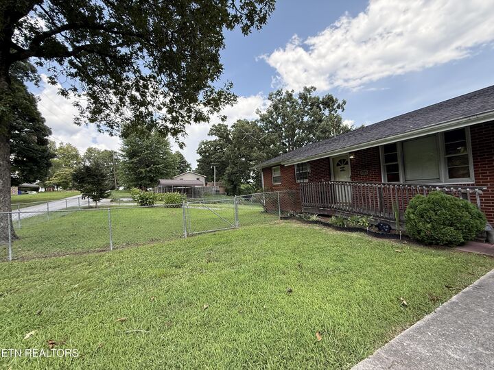 Property Photo:  200 N Church Ave  TN 37854 