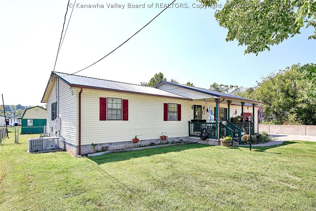 Property Photo: 192 US Rt 60 WV 25510
