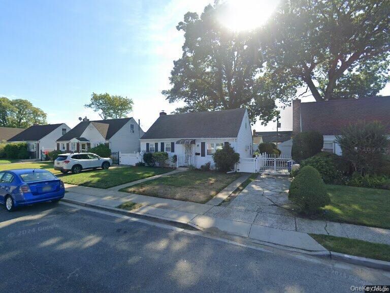 Property Photo:  178 Warwick Rd  NY 11003 