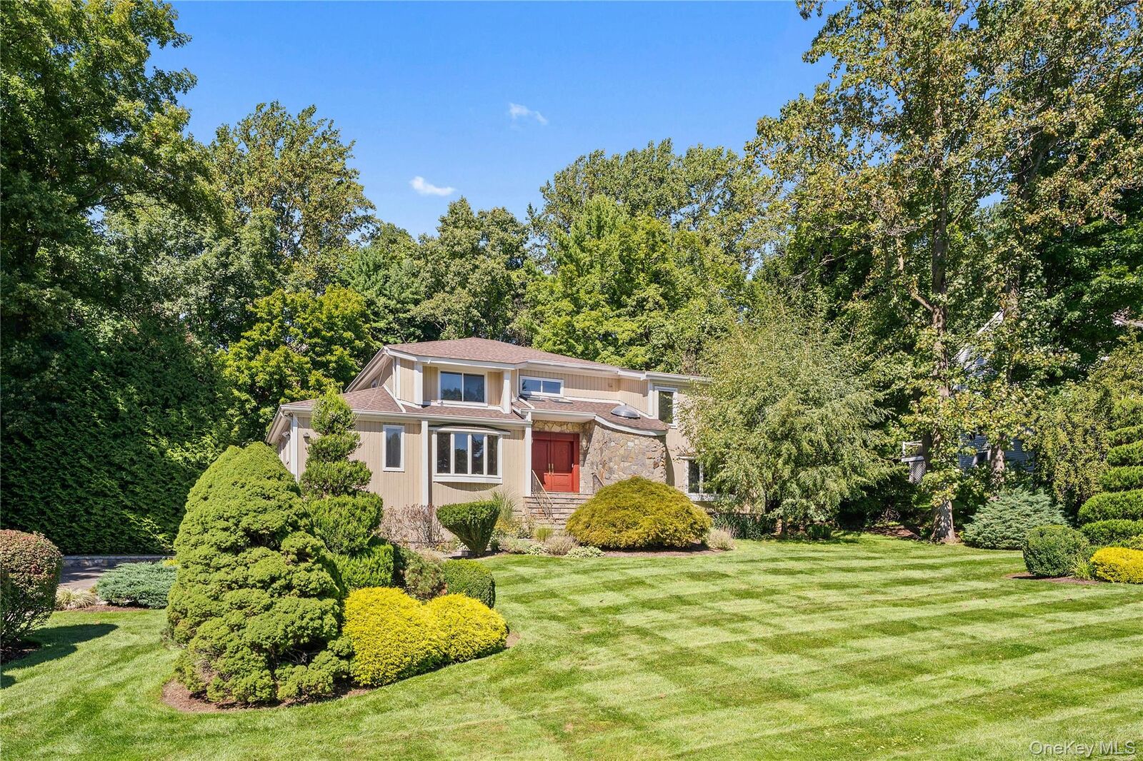 Property Photo:  37 Pheasant Run Road  NY 10570 
