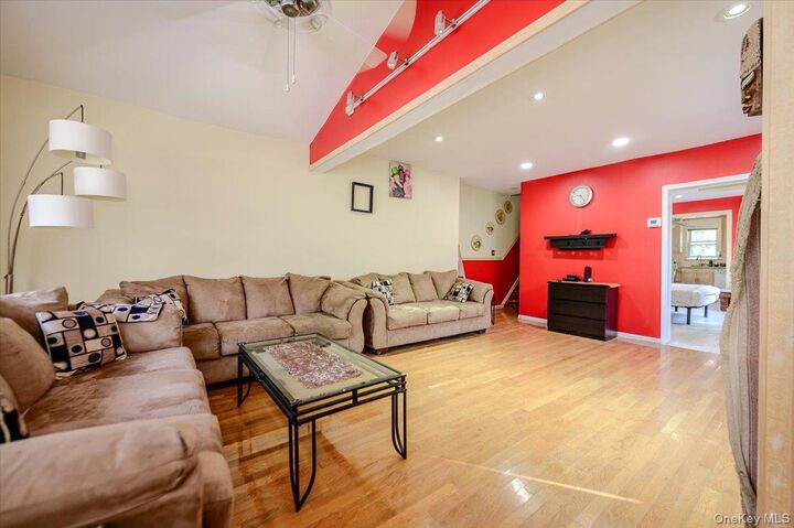 Property Photo:  950 Edison Avenue  NY 10465 