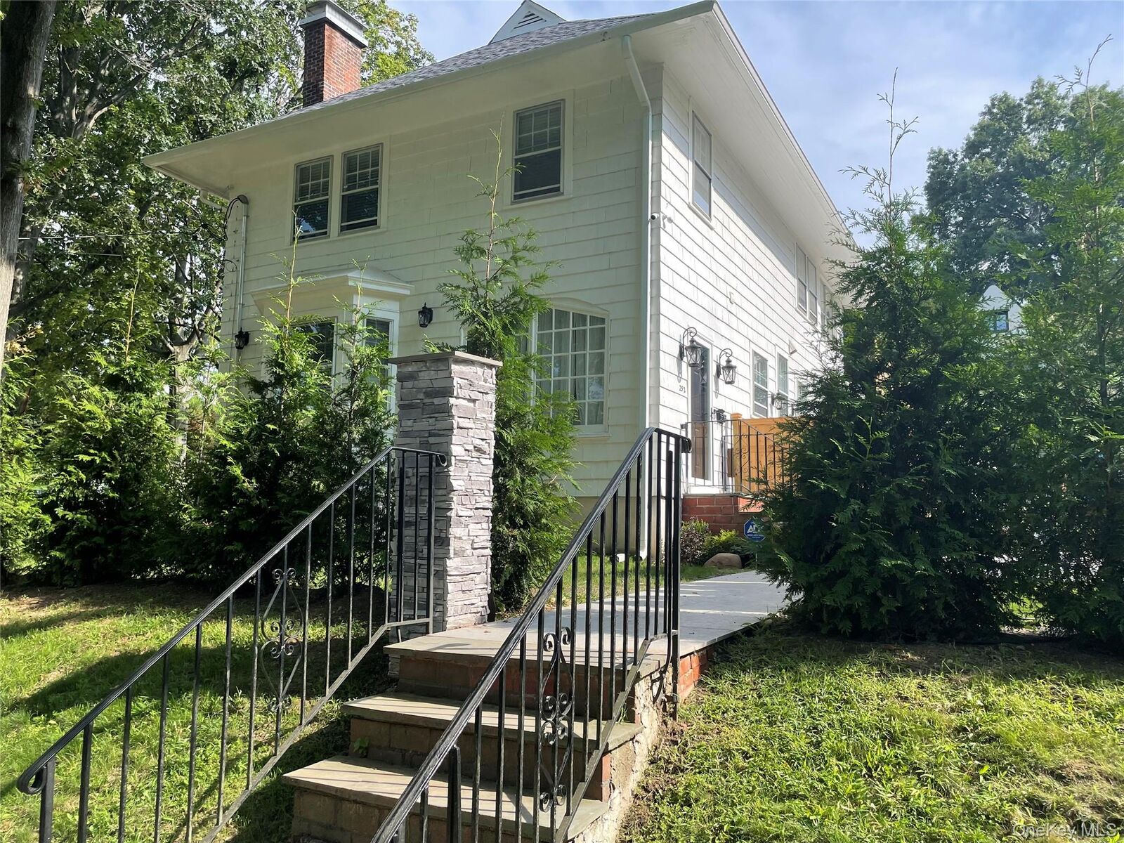 Property Photo:  252 Beverly Road  NY 11363 