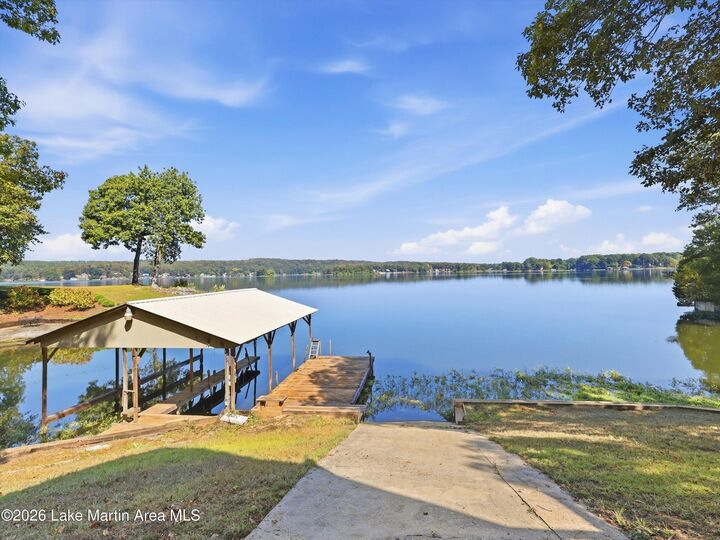 Property Photo: 2178 Lands End Rd AL 35151