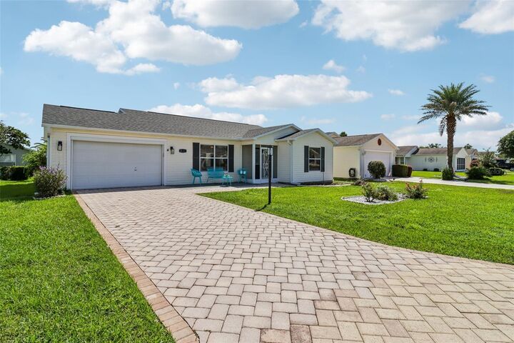 Property Photo:  2609 Privada Drive  FL 32162 