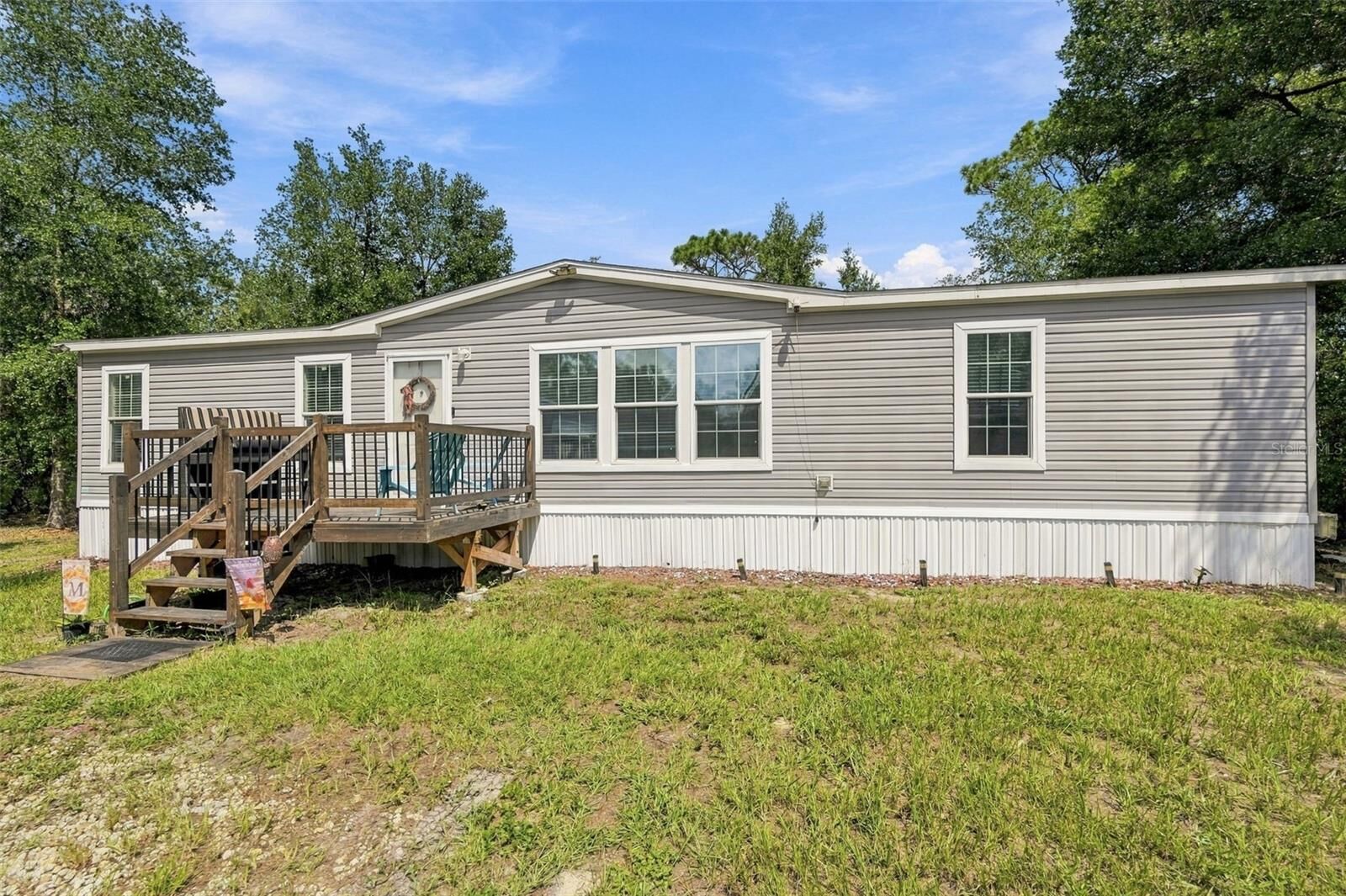 Property Photo:  15247 Loma Avenue  FL 34610 