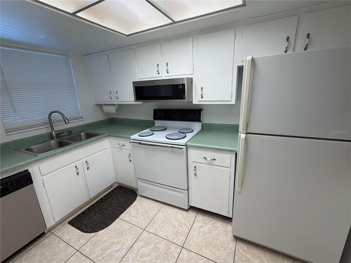 Property Photo:  6031 Arlene Way  FL 34207 