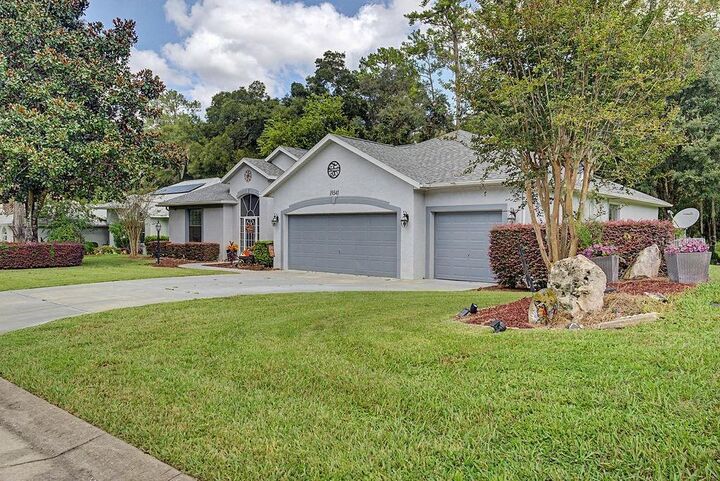 Property Photo: 19341 SW 82nd Place Road FL 34432