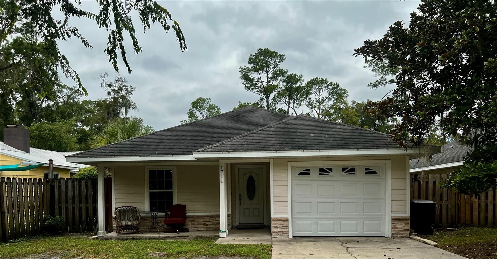 Property Photo: 1714 NW 9th Street FL 32609