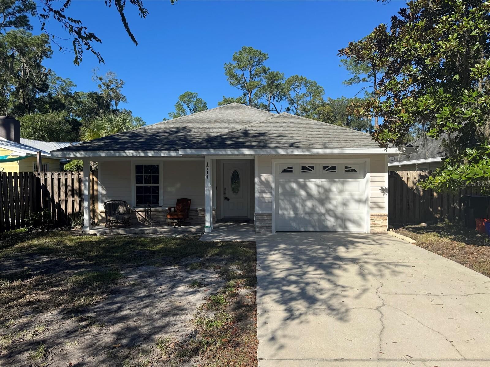 Property Photo:  1714 NW 9th Street  FL 32609 