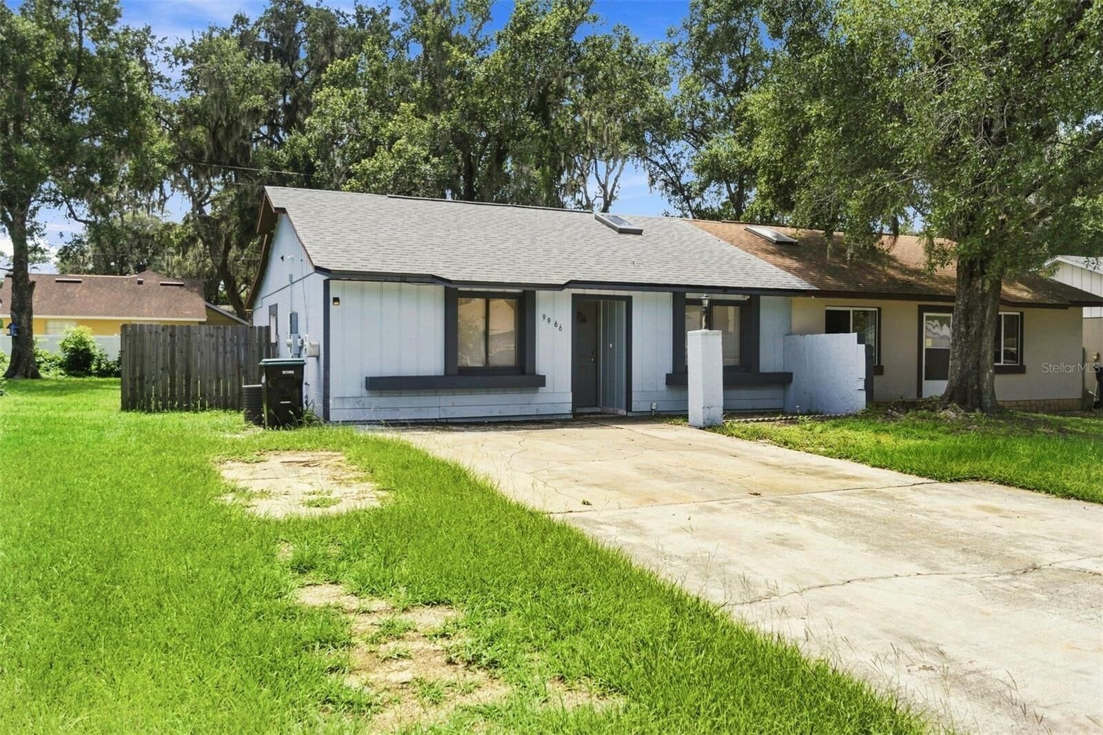 Property Photo: 9966 Burl Way FL 32817