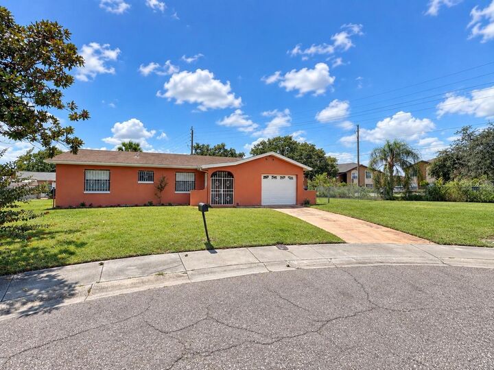 Property Photo: 4068 Castlegate Drive FL 32839