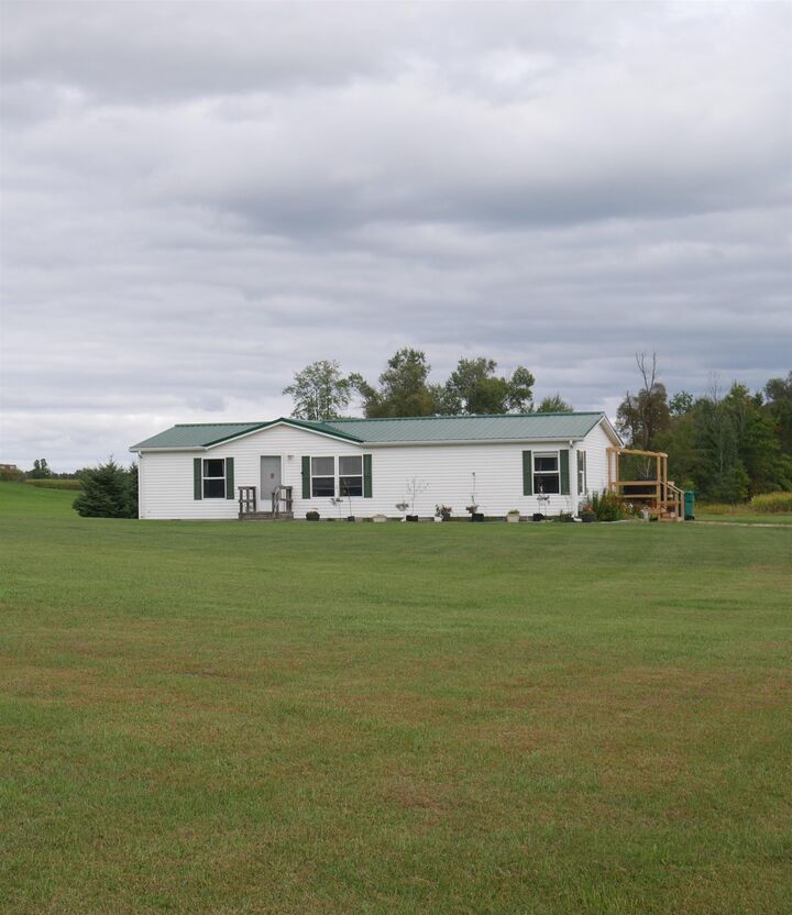 Property Photo: 1415 Brick Road MI 48661