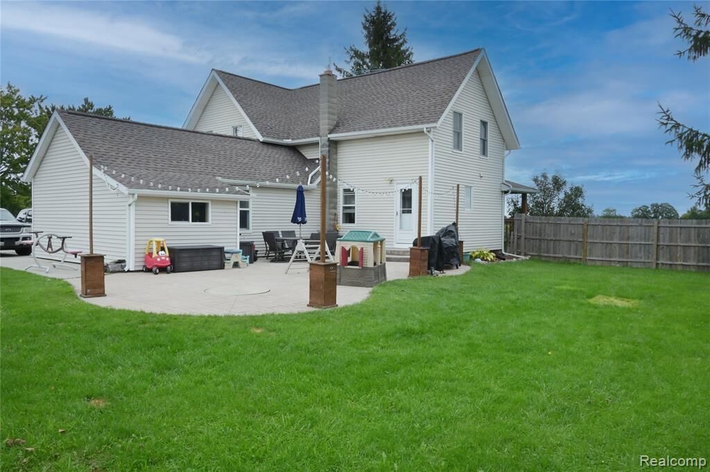 Property Photo:  6950 Todd Road  MI 48422 8601 