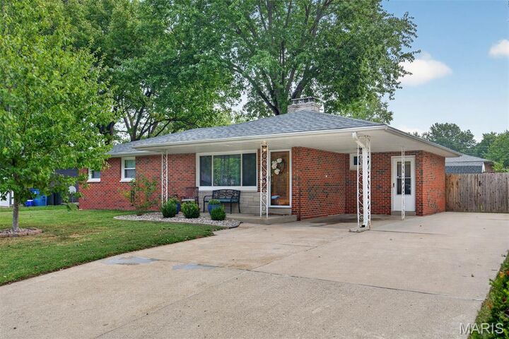 Property Photo:  1505 Paradise Drive  IL 62249 