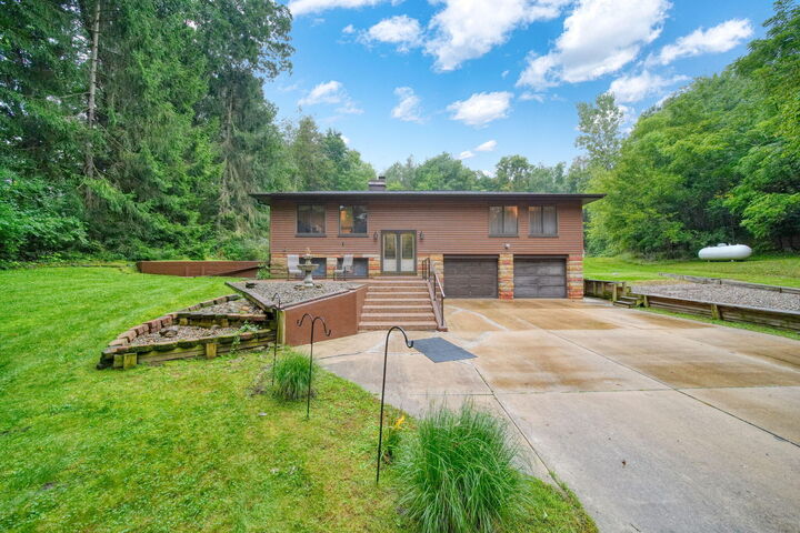 Property Photo:  3860 Wellman Road  MI 49269 