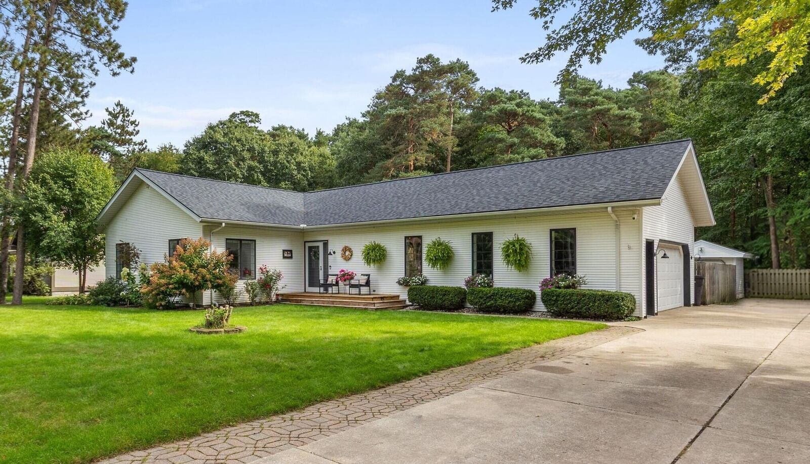 Property Photo: 13342 Forest Park Drive MI 49417