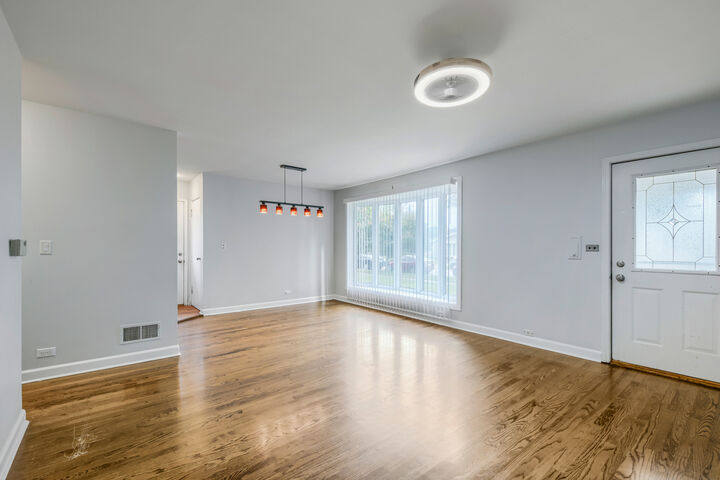 Property Photo:  5004 Lee Street  IL 60077 