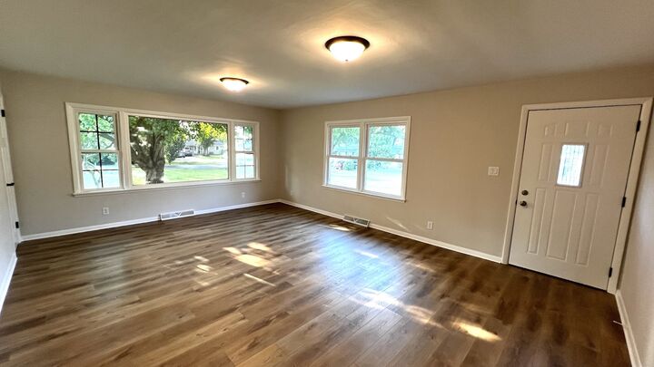 Property Photo:  105 W Jackson Street W  IL 61853 