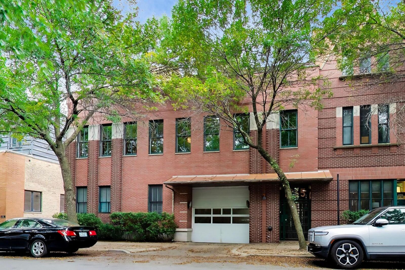 Property Photo:  1235 W George Street 106  IL 60657 