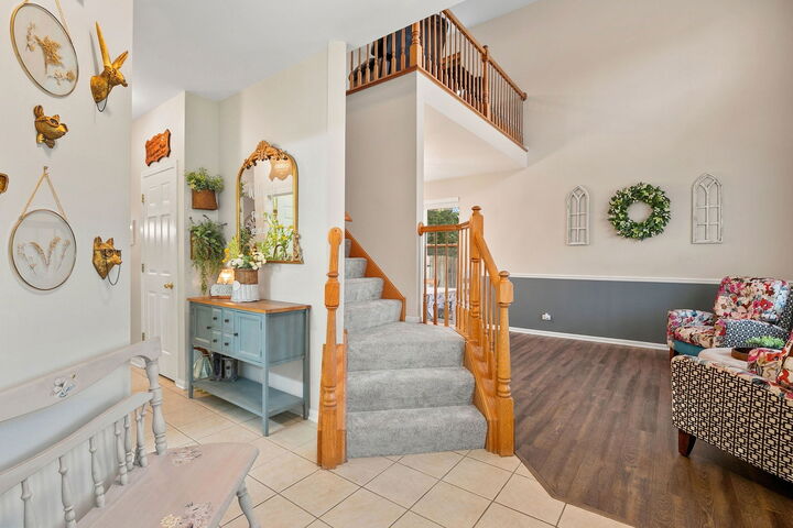 Property Photo:  2214 W Waterford Court  IL 60073 