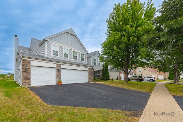 Property Photo: 1512 Parkside Drive IL 60490