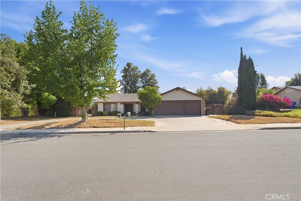 Property Photo:  1491 Cedarhill Drive  CA 92507 