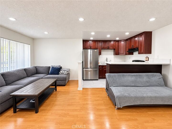 Property Photo: 801 E Chestnut Street 2 CA 91205