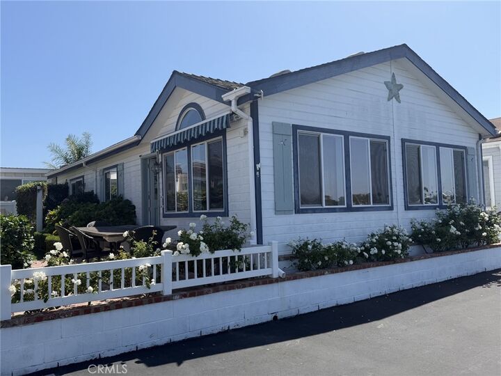 Property Photo:  10 Saratoga 10  CA 92660 