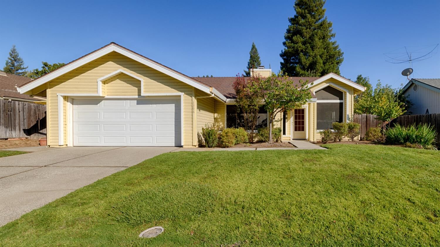 Property Photo: 1396 Greenborough Drive CA 95661